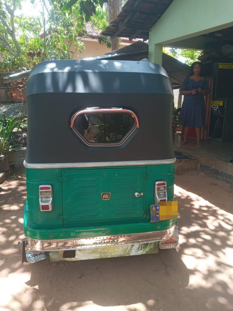 Bajaj Three Wheel 2015 - பயன்படுத்தப்பட்டது முச்சக்கர வண்டி sale in Sri Lanka - patpat.lk