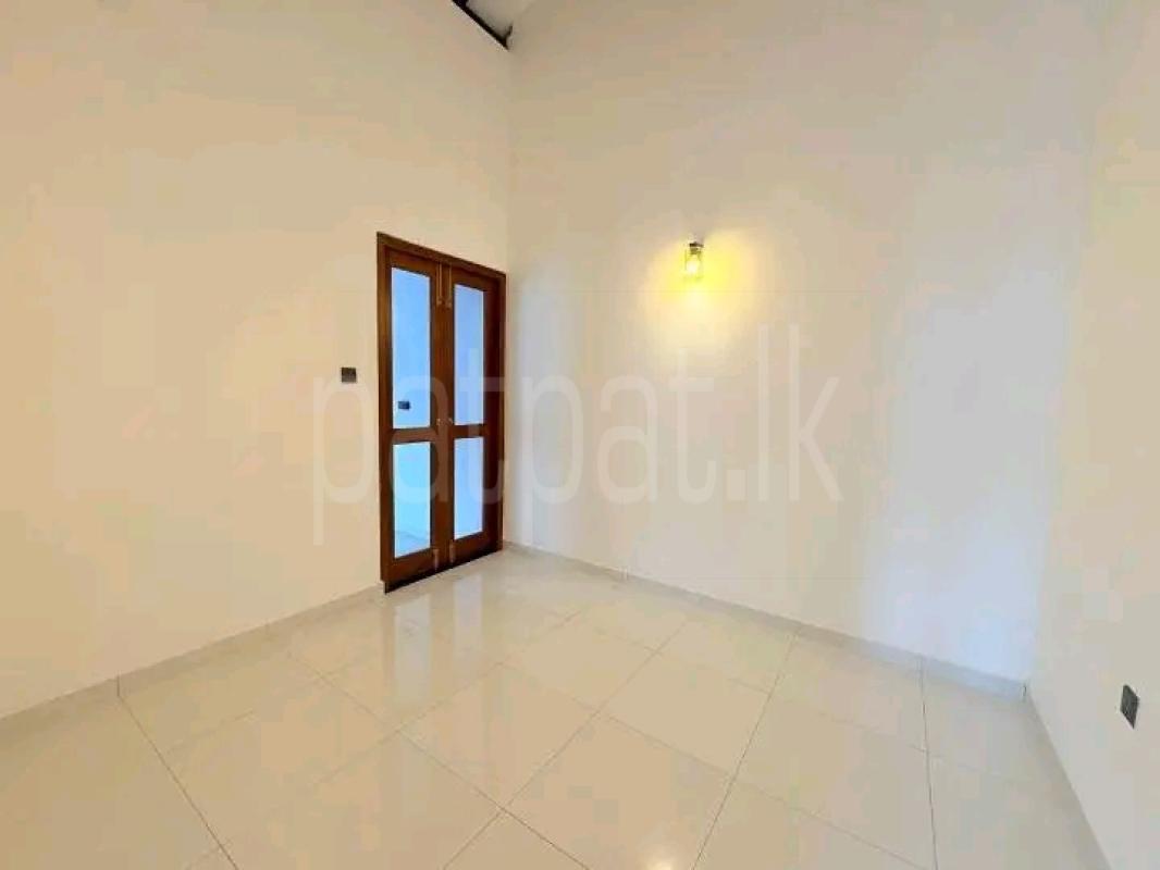 House for Sale in Athurugiriya