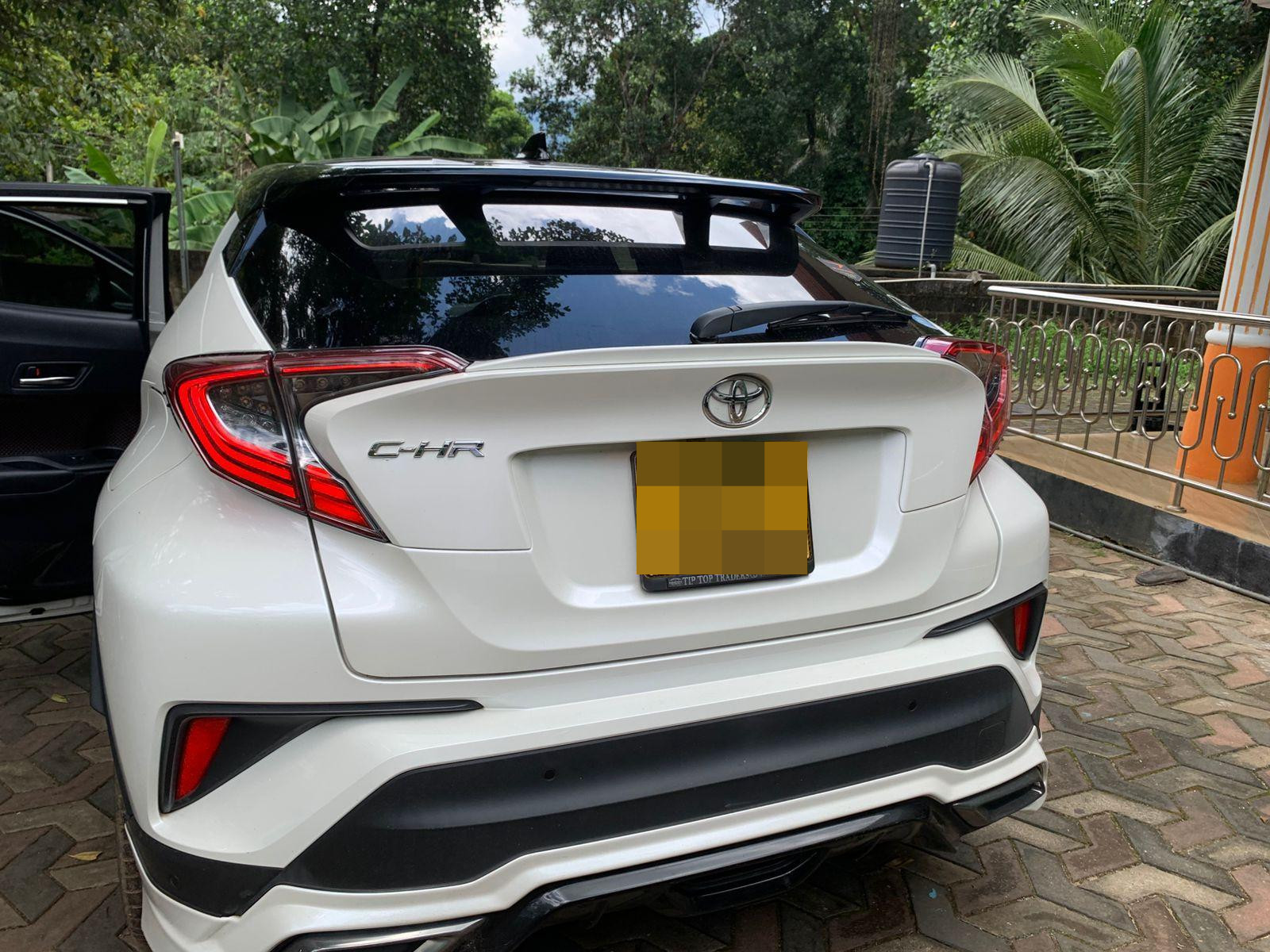 Toyota CHR 2018 - Used SUV sale in Sri Lanka - patpat.lk