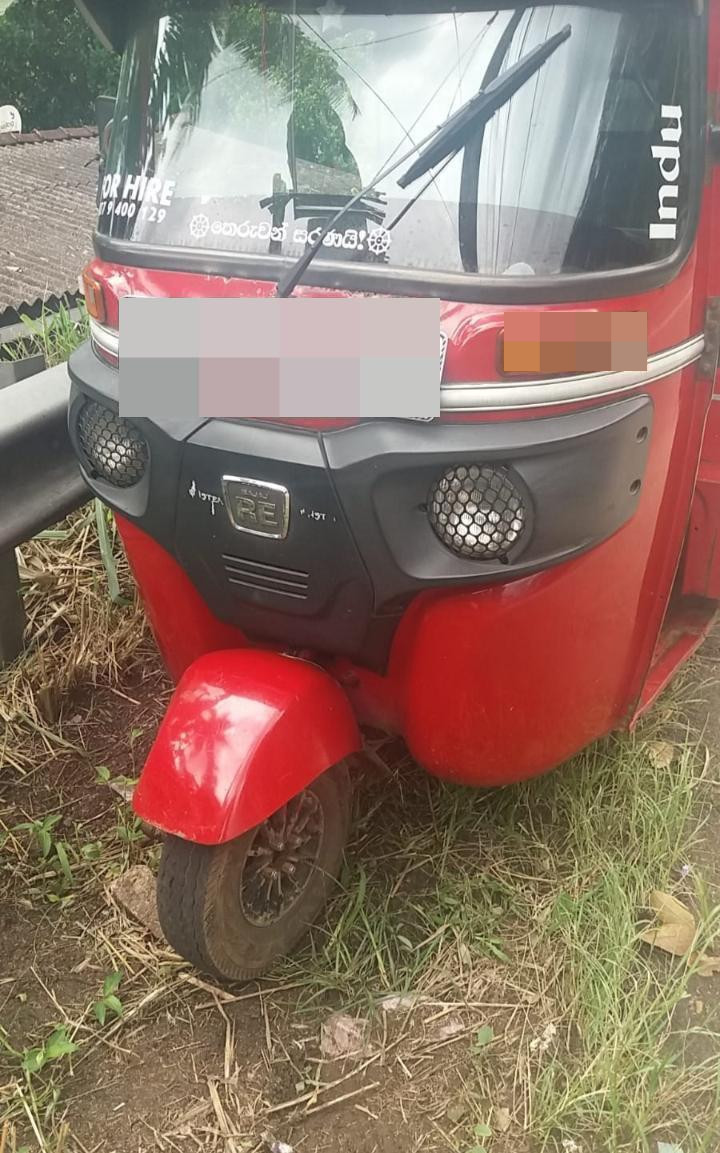 Bajaj 4 stroke 2016 - Used Three wheeler sale in Sri Lanka - patpat.lk