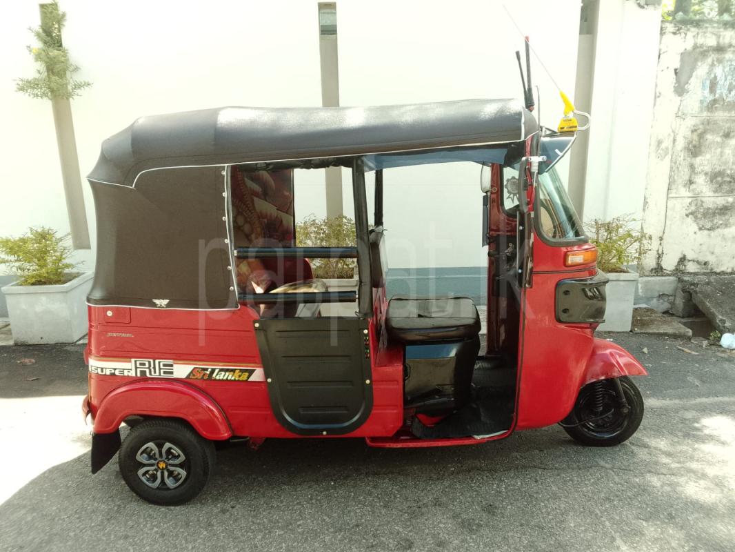 Bajaj Three Wheel 2019 - பயன்படுத்தப்பட்டது முச்சக்கர வண்டி sale in Sri Lanka - patpat.lk