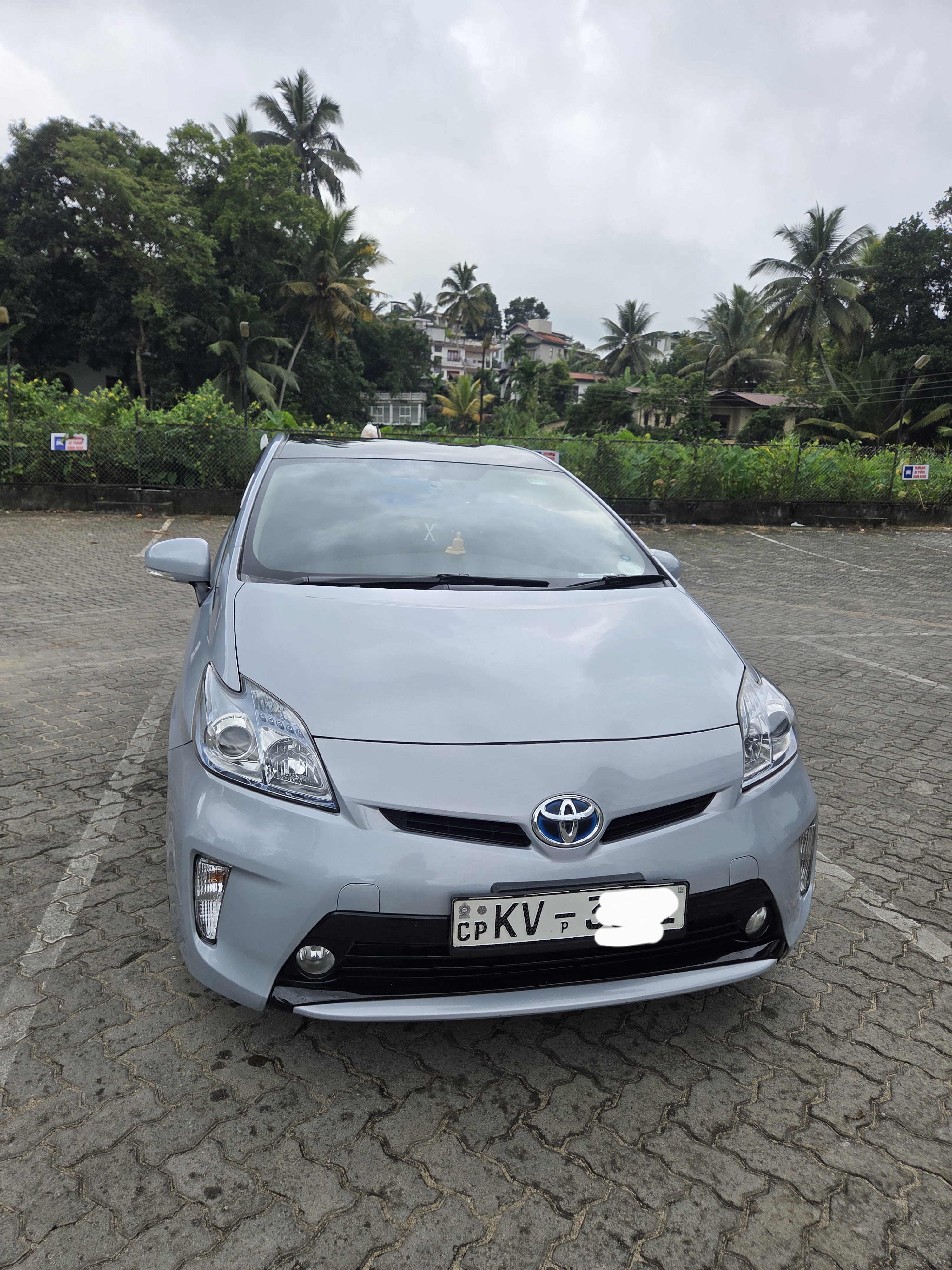 Toyota Prius 2009 - பயன்படுத்தப்பட்டது கார் sale in Sri Lanka - patpat.lk