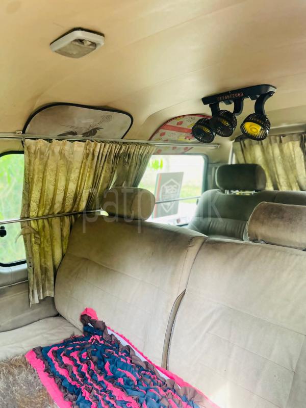 Nissan Caravan 1992 - பயன்படுத்தப்பட்டது வேன் sale in Sri Lanka - patpat.lk