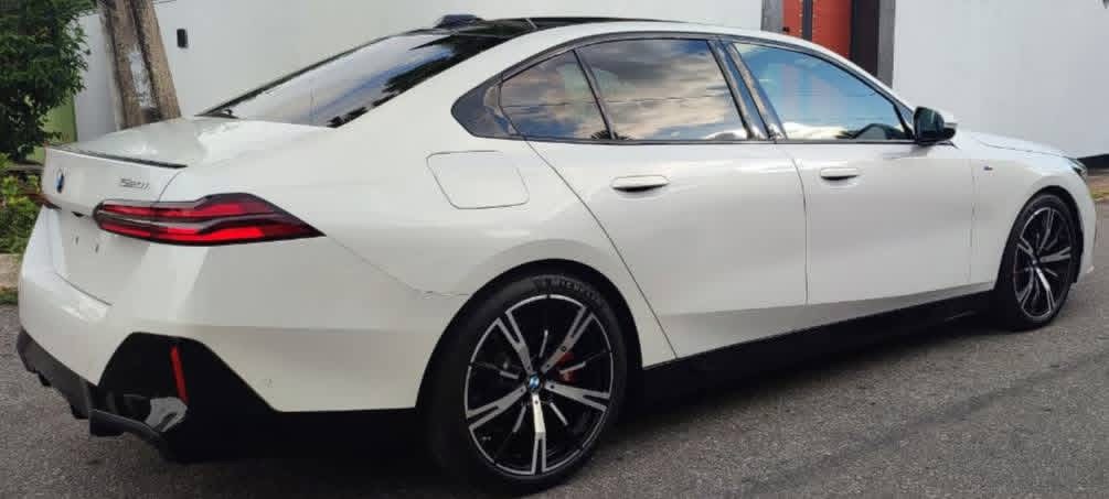 BMW 520I 2023 - භාවිතා කරන ලද කාර් sale in Sri Lanka - patpat.lk