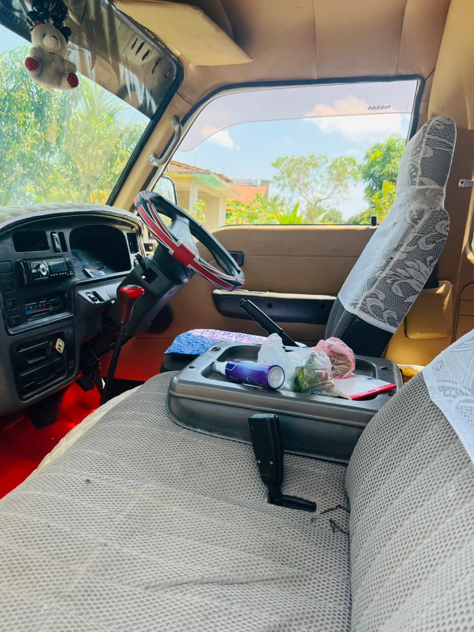 Nissan Caravan 1995 - Used Van sale in Sri Lanka - patpat.lk