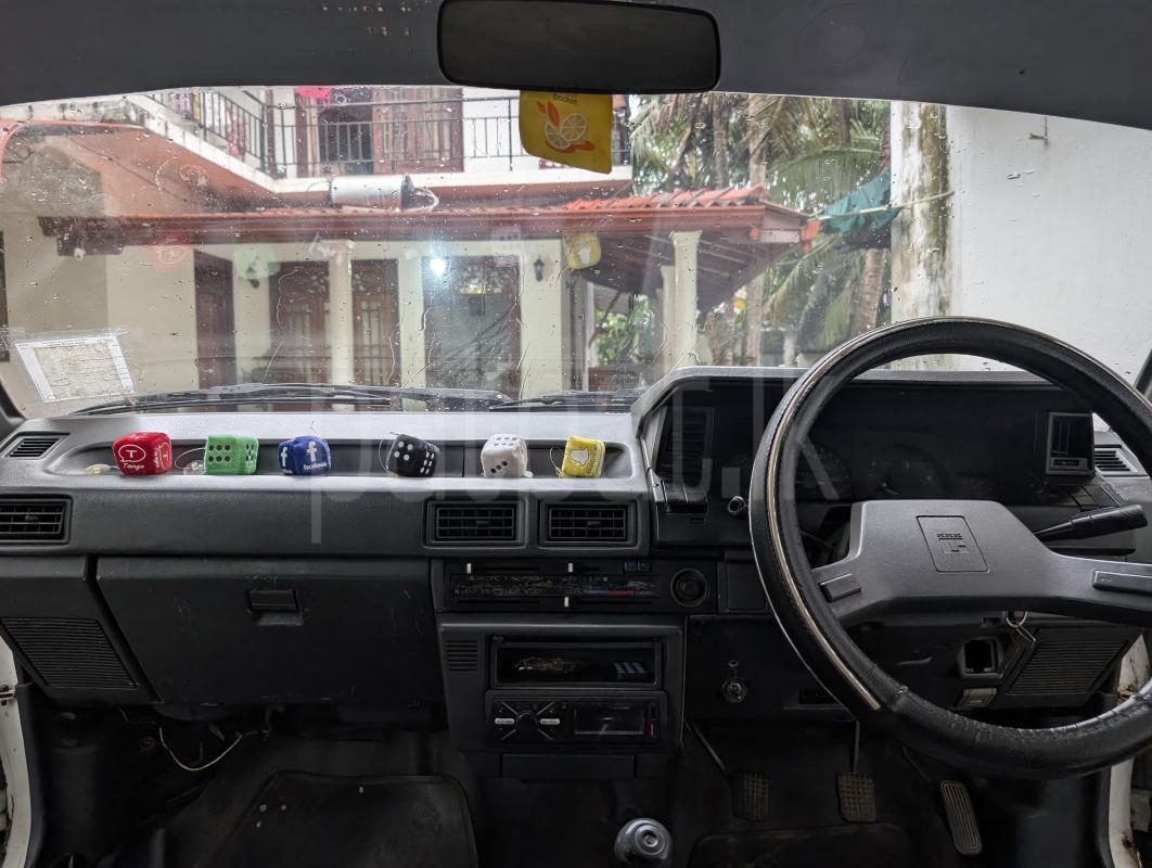 Toyota Corolla 1984 - பயன்படுத்தப்பட்டது கார் sale in Sri Lanka - patpat.lk