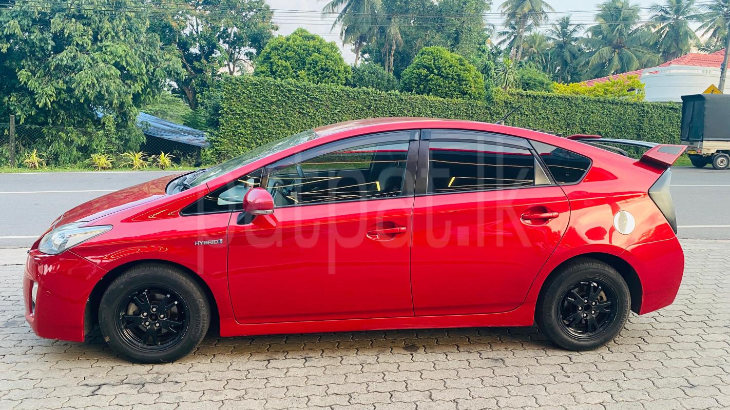Toyota Prius 2011 - பயன்படுத்தப்பட்டது கார் sale in Sri Lanka - patpat.lk