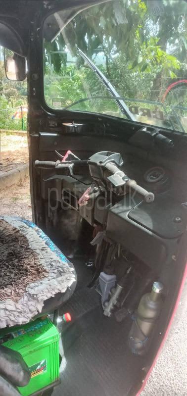 Bajaj 4 stroke 2015 - භාවිතා කරන ලද ත්‍රිරෝද රථය sale in Sri Lanka - patpat.lk