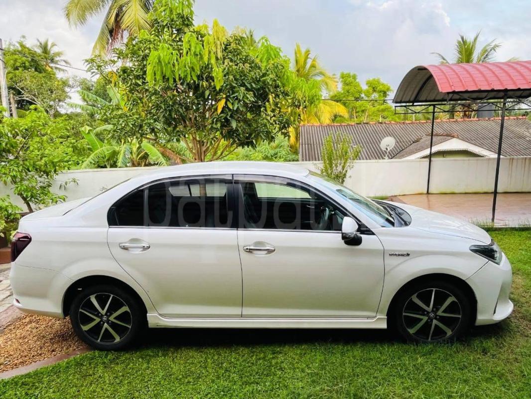 Toyota Axio 2017 - மறுசீரமைக்கப்பட்டது கார் sale in Sri Lanka - patpat.lk