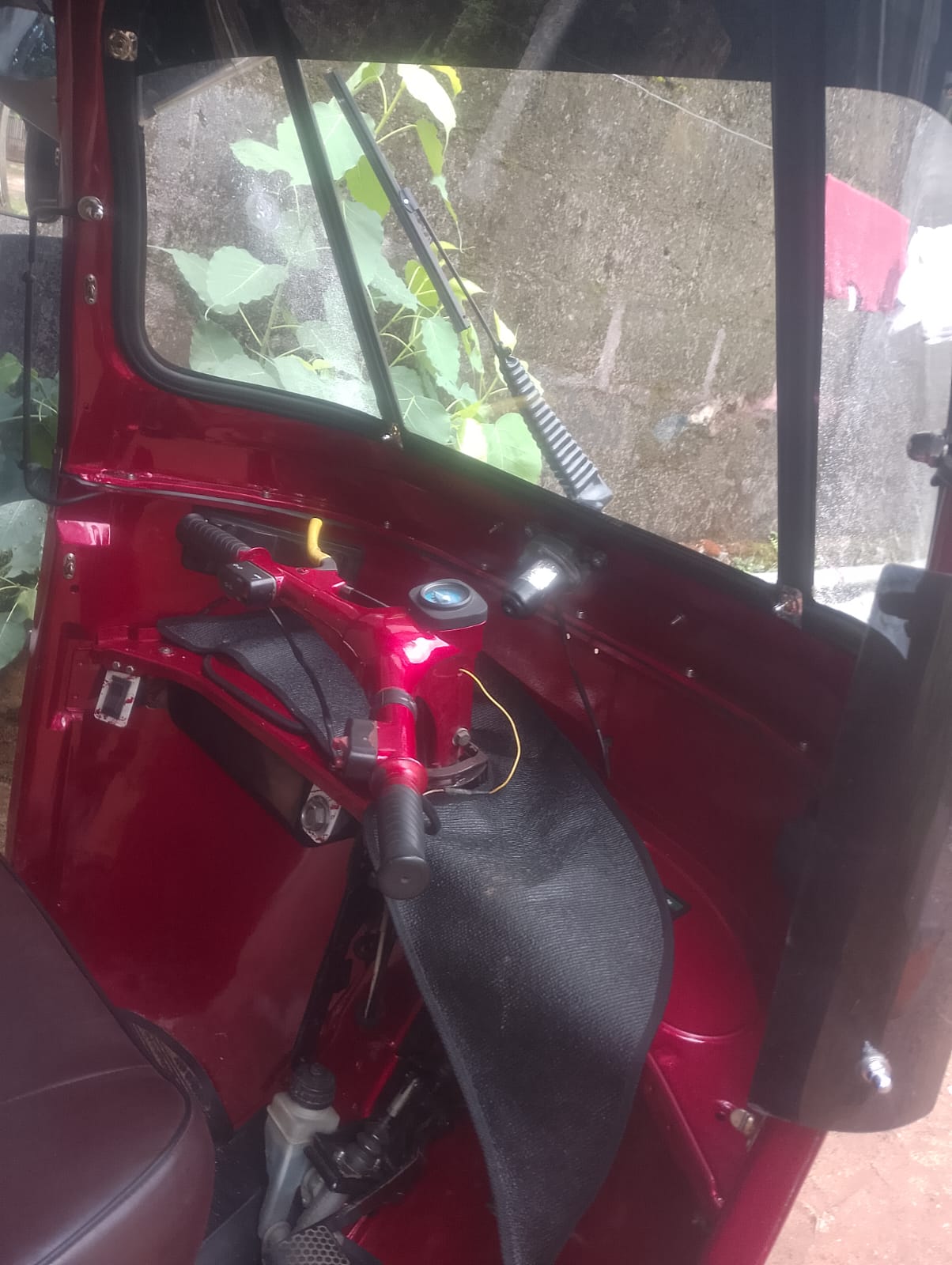 Bajaj Three Wheel 2006 - பயன்படுத்தப்பட்டது முச்சக்கர வண்டி sale in Sri Lanka - patpat.lk