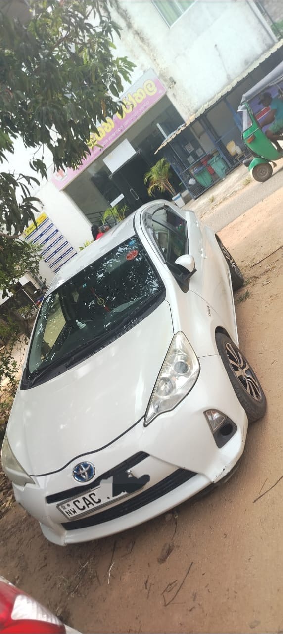Toyota Aqua 2014 - பயன்படுத்தப்பட்டது கார் sale in Sri Lanka - patpat.lk