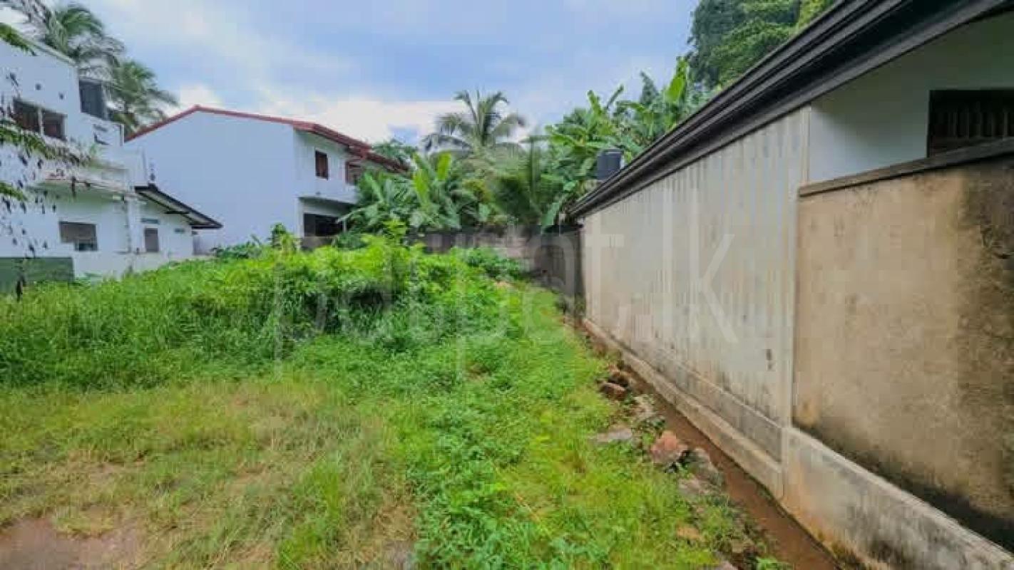 Commercial Land for Sale in Kadawatha