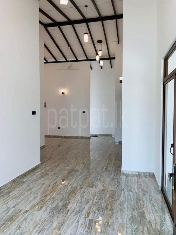 House for Sale in Athurugiriya
