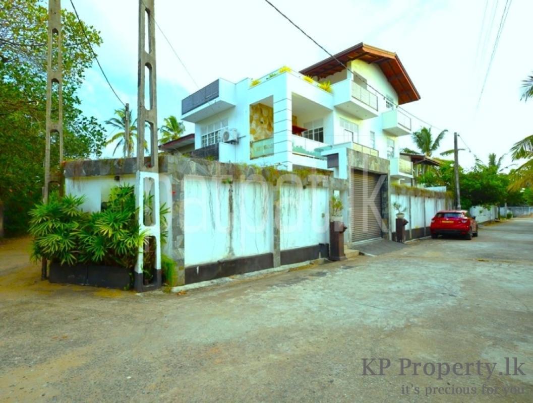 Advertisement image 1