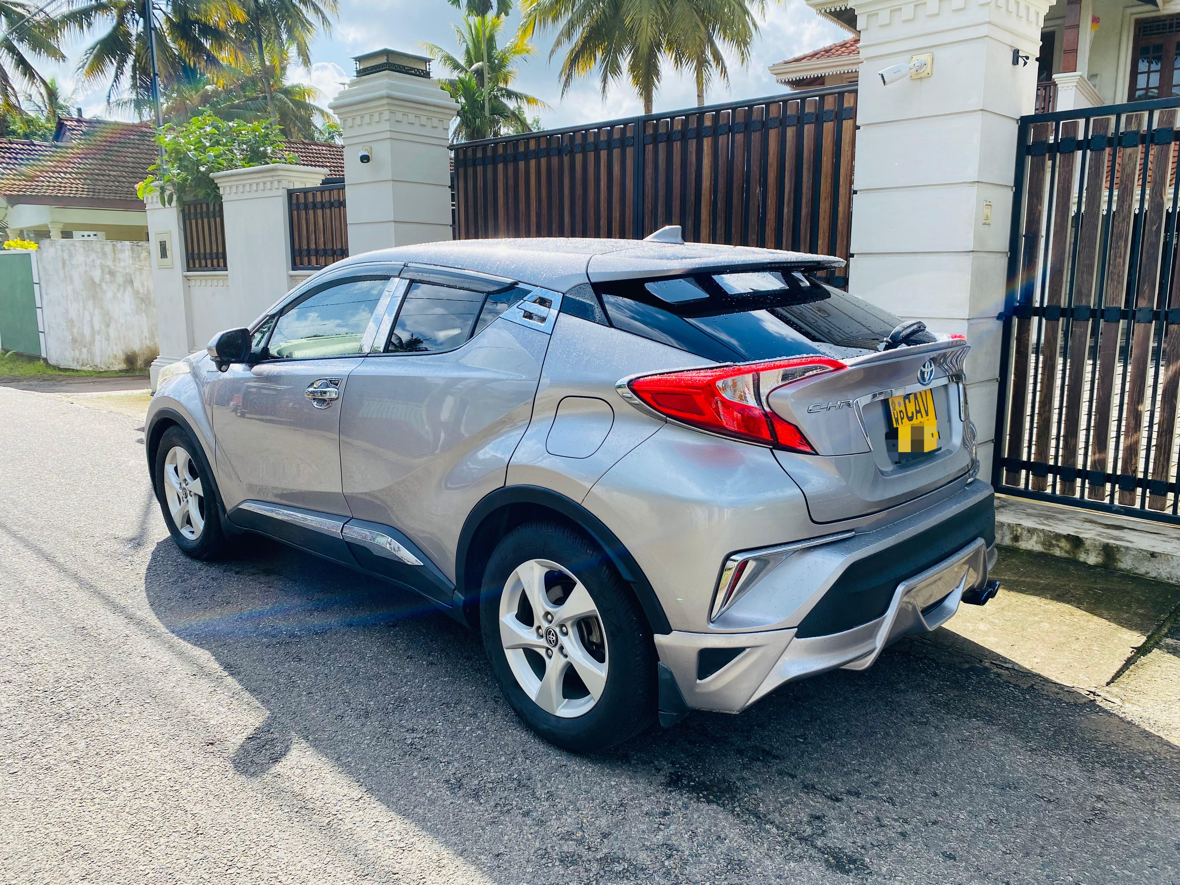 Toyota CHR 2017 - Used SUV sale in Sri Lanka - patpat.lk