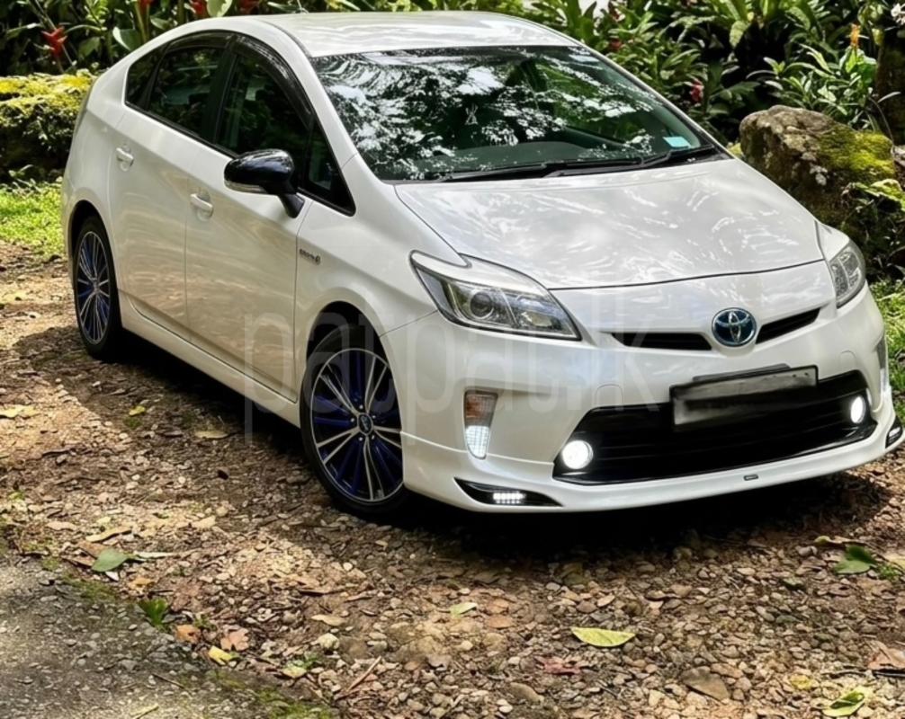 Toyota Prius 2013 - Used Car sale in Sri Lanka - patpat.lk
