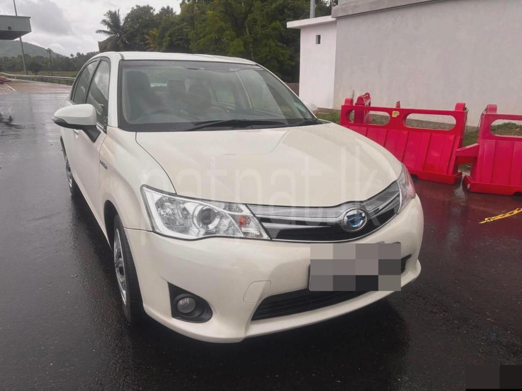 Toyota Axio 2015 - பயன்படுத்தப்பட்டது கார் sale in Sri Lanka - patpat.lk