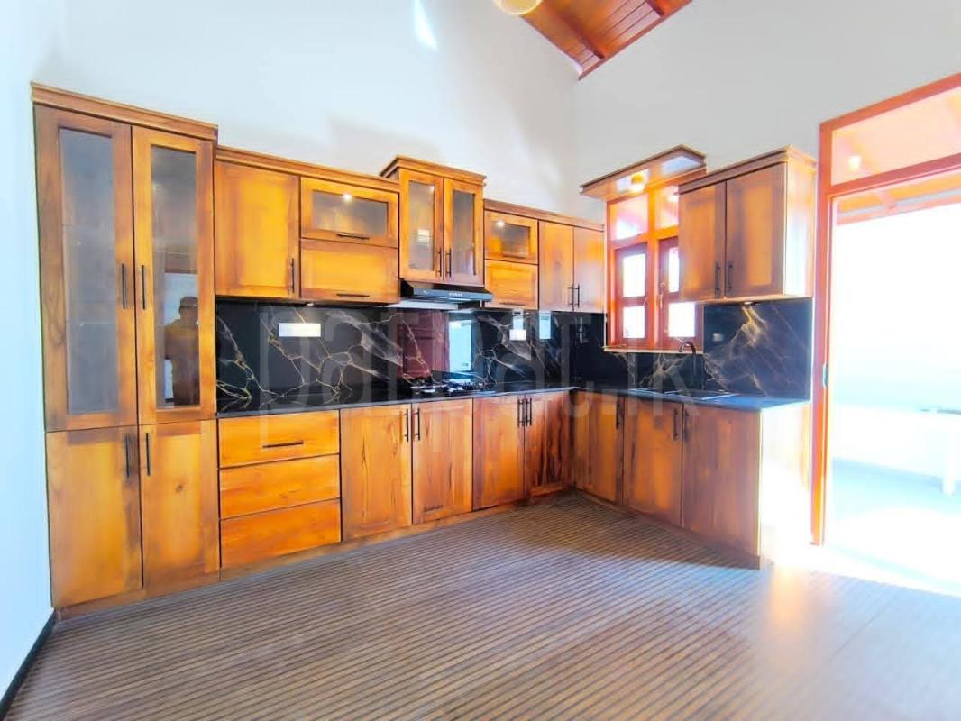 House for Sale in Athurugiriya