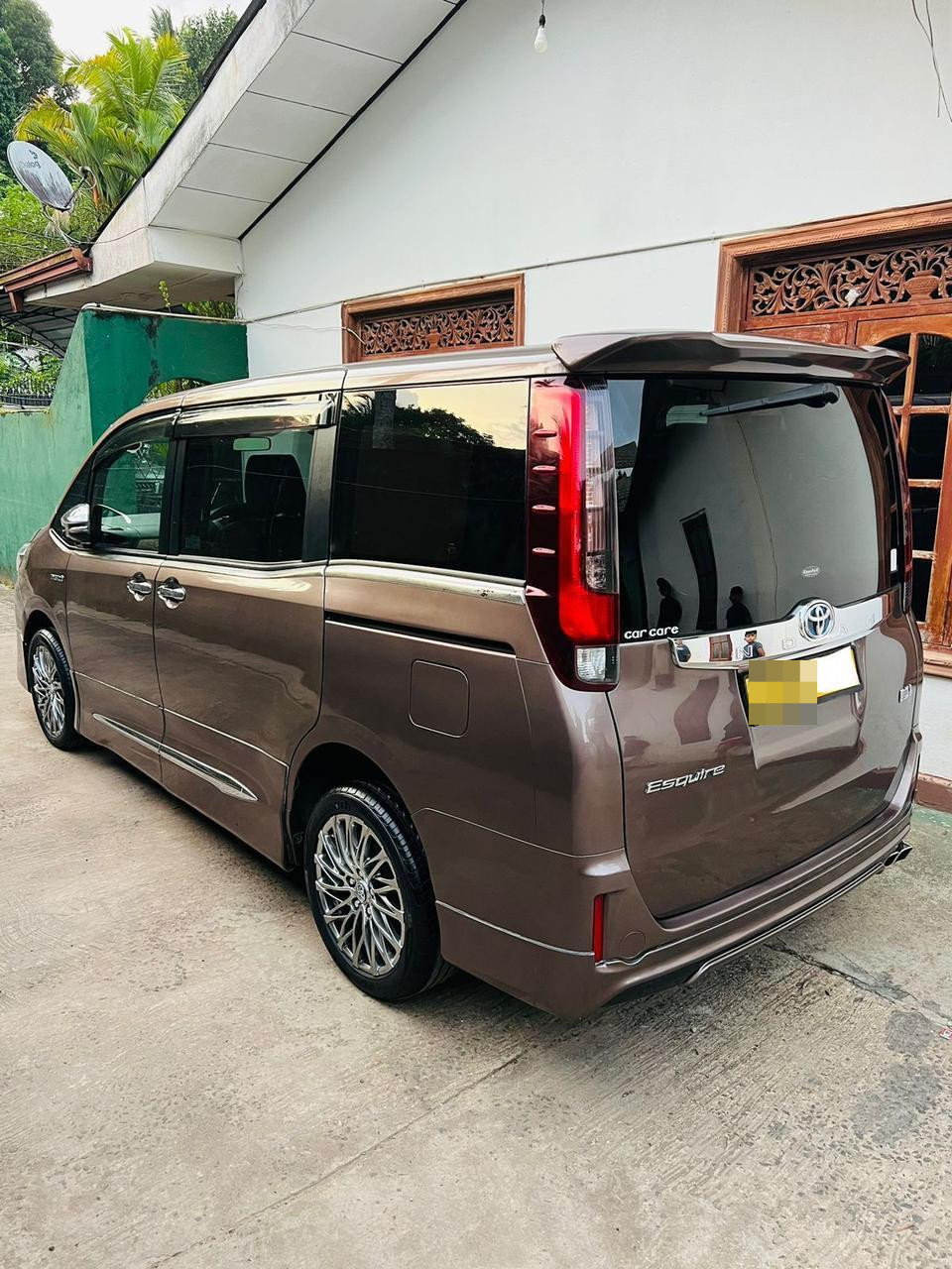 Toyota Esquire 2014 - Used Van sale in Sri Lanka - patpat.lk