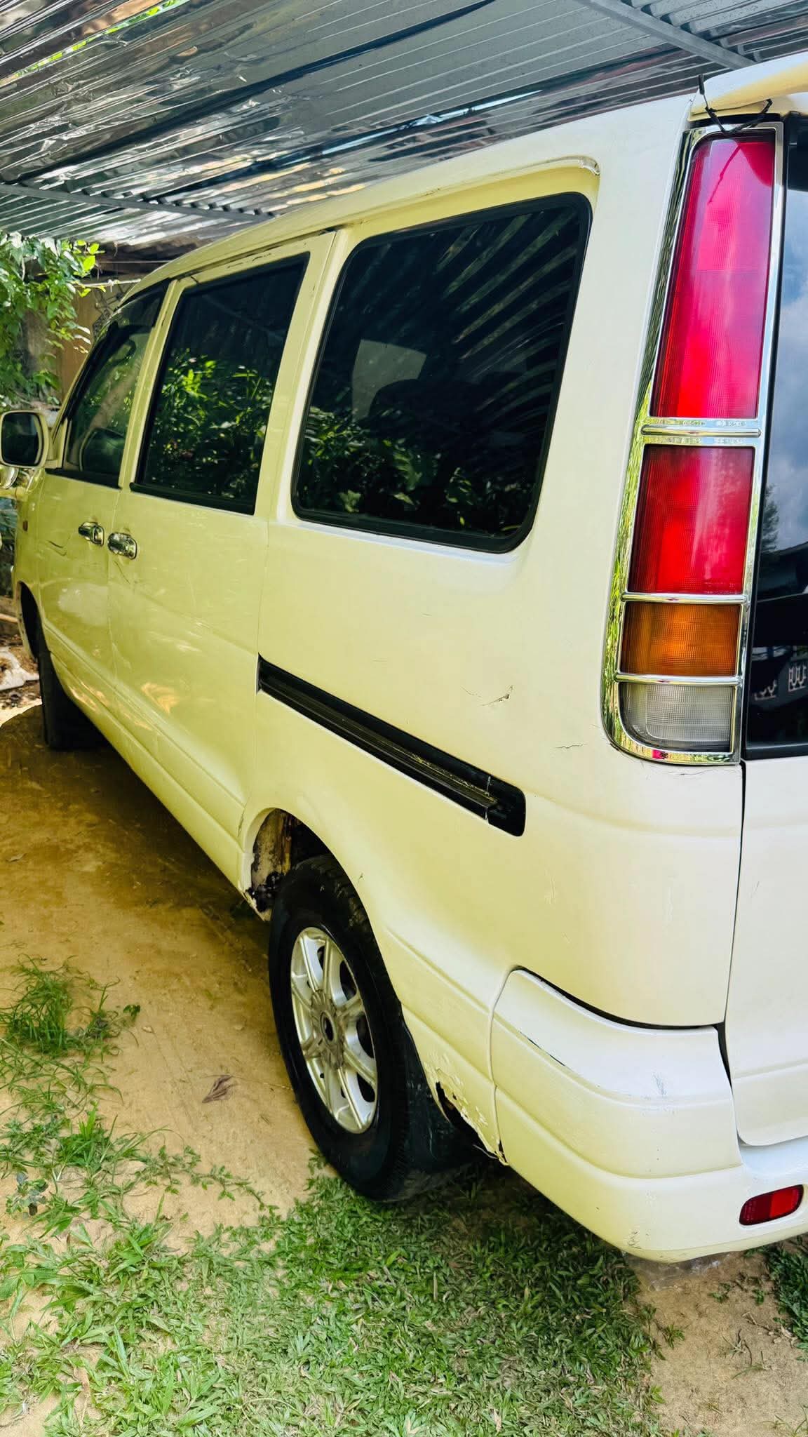 Toyota NOHA 1998 - பயன்படுத்தப்பட்டது வேன் sale in Sri Lanka - patpat.lk