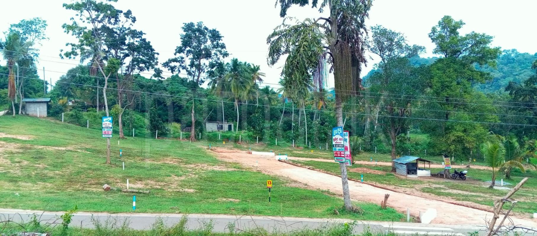 Residential Land for Sale in Mawathagama