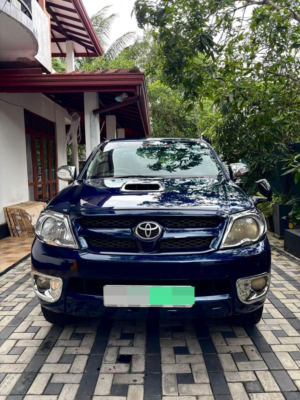 Toyota Hilux 2007 - பயன்படுத்தப்பட்டது சரக்கு போக்குவரத்து sale in Sri Lanka - patpat.lk