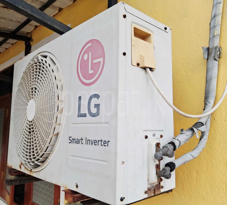 LG 12000 BTU Smart Inverter AC