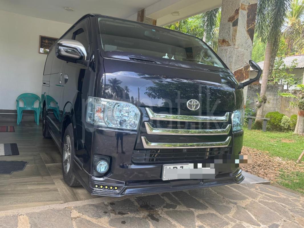 Toyota Hiace 2016 - பயன்படுத்தப்பட்டது வேன் sale in Sri Lanka - patpat.lk