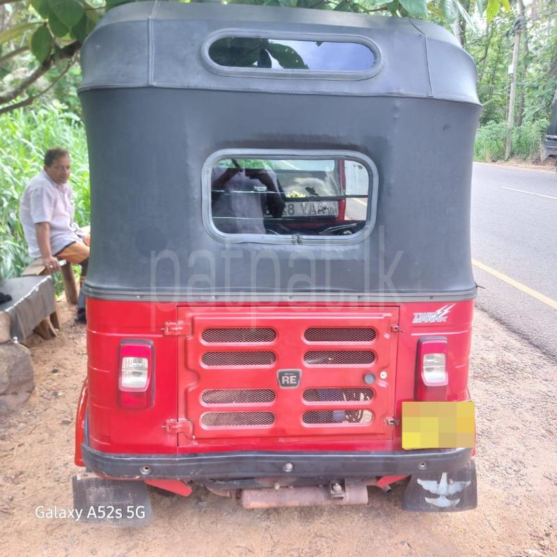 Bajaj Three Wheel 2018 - பயன்படுத்தப்பட்டது முச்சக்கர வண்டி sale in Sri Lanka - patpat.lk