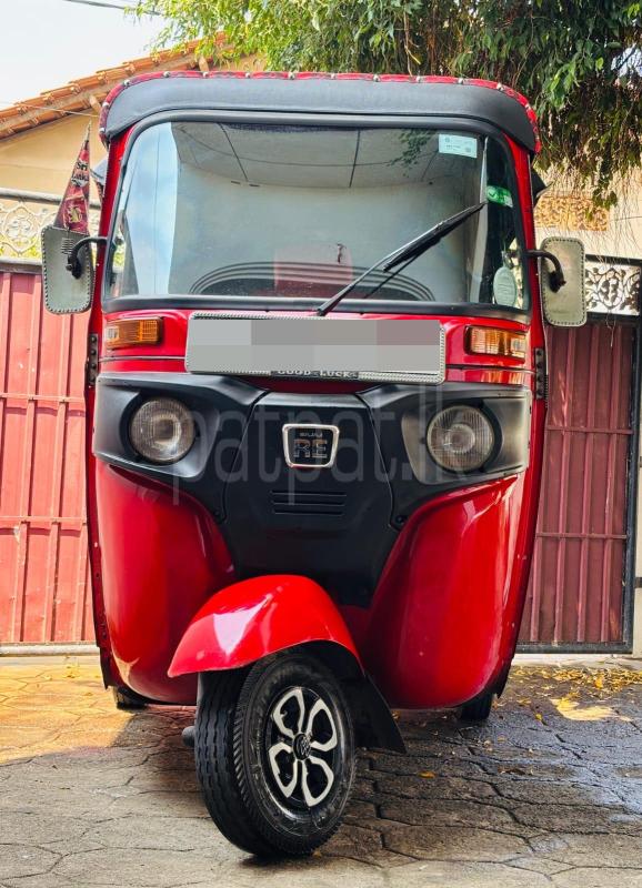 Bajaj Three Wheel 2018 - பயன்படுத்தப்பட்டது முச்சக்கர வண்டி sale in Sri Lanka - patpat.lk
