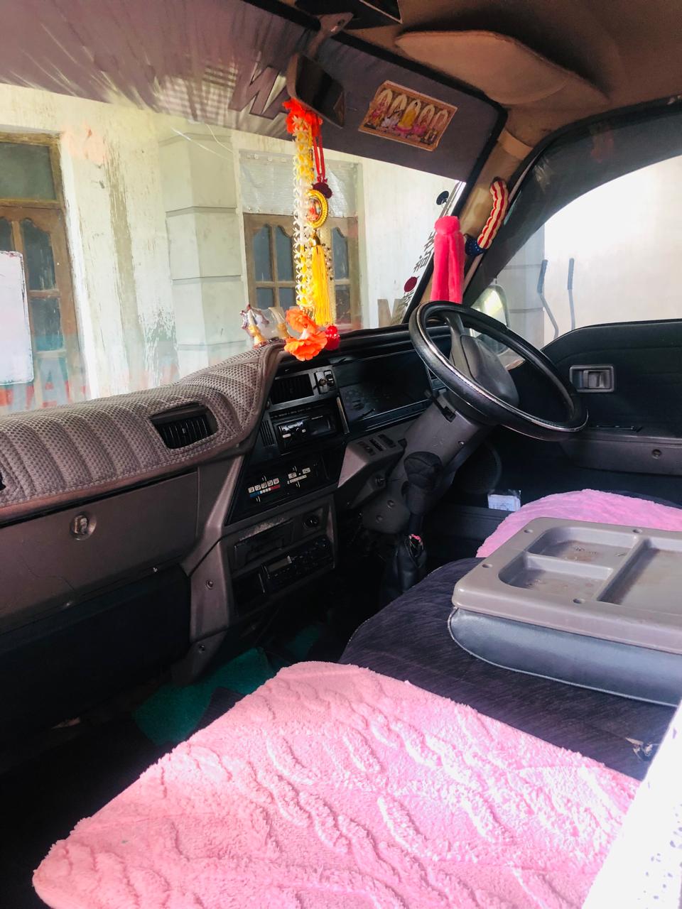 Nissan Caravan 1993 - Used Van sale in Sri Lanka - patpat.lk