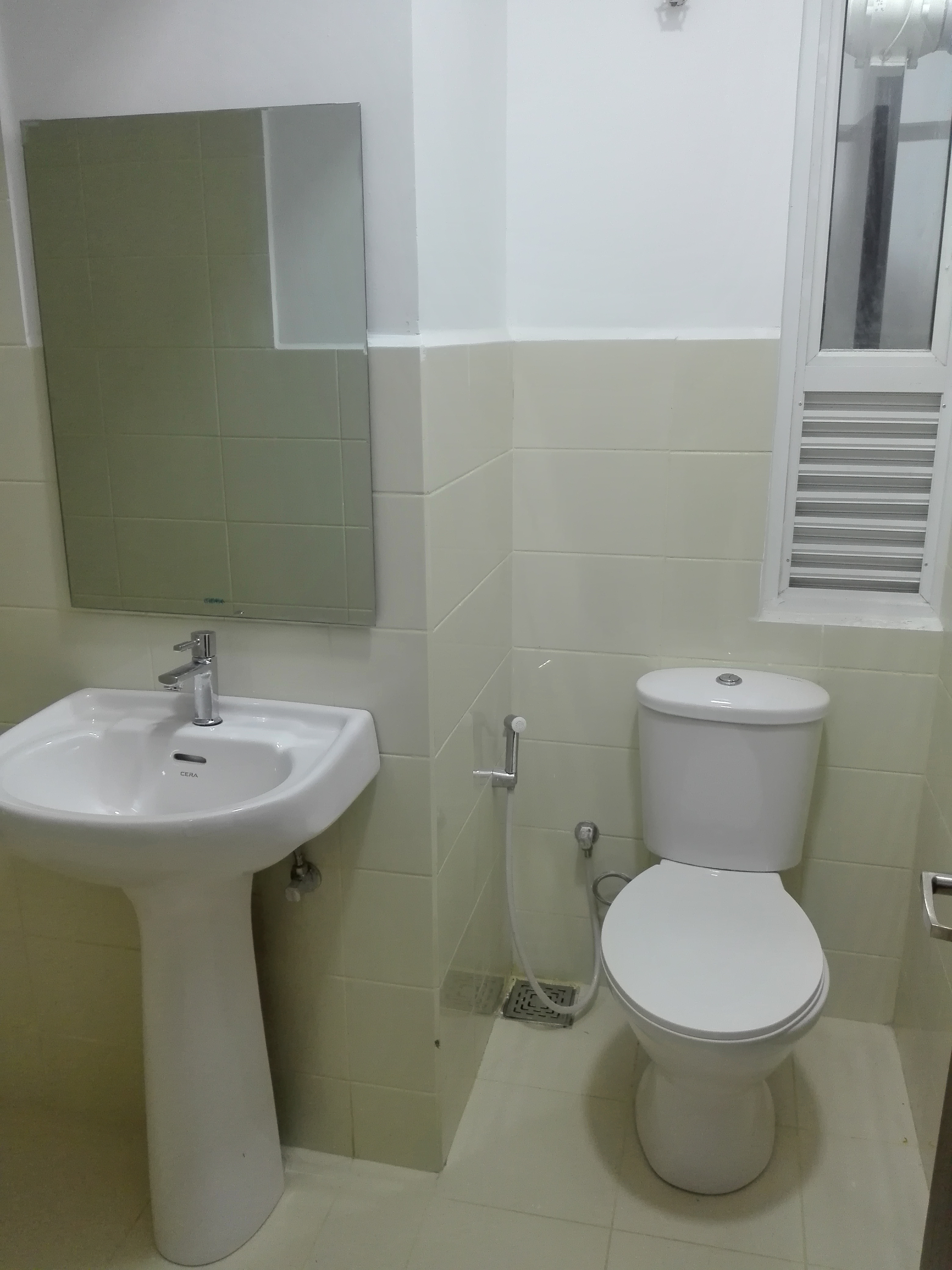 Unfurnished Apartment for Rent in Slave Island (Colombo 02)