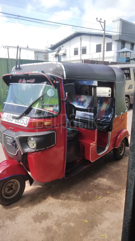 Bajaj Three Wheel 2015 - භාවිතා කරන ලද ත්‍රිරෝද රථය sale in Sri Lanka - patpat.lk
