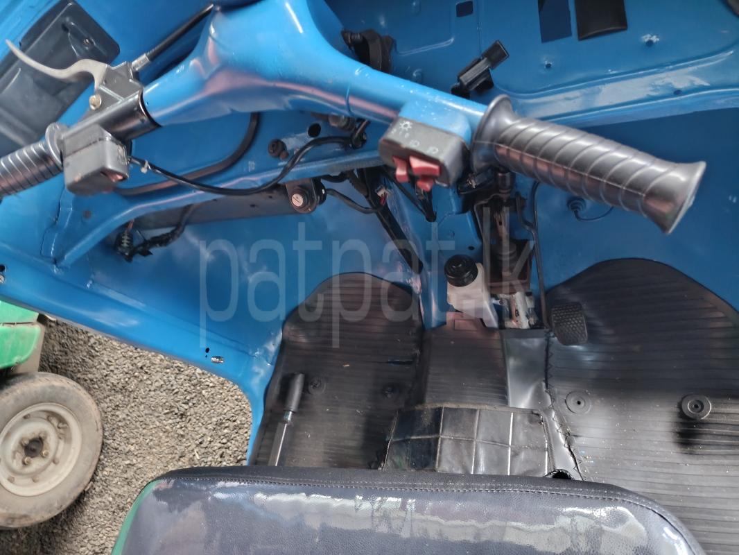 Bajaj 2 stroke 2006 - பயன்படுத்தப்பட்டது முச்சக்கர வண்டி sale in Sri Lanka - patpat.lk