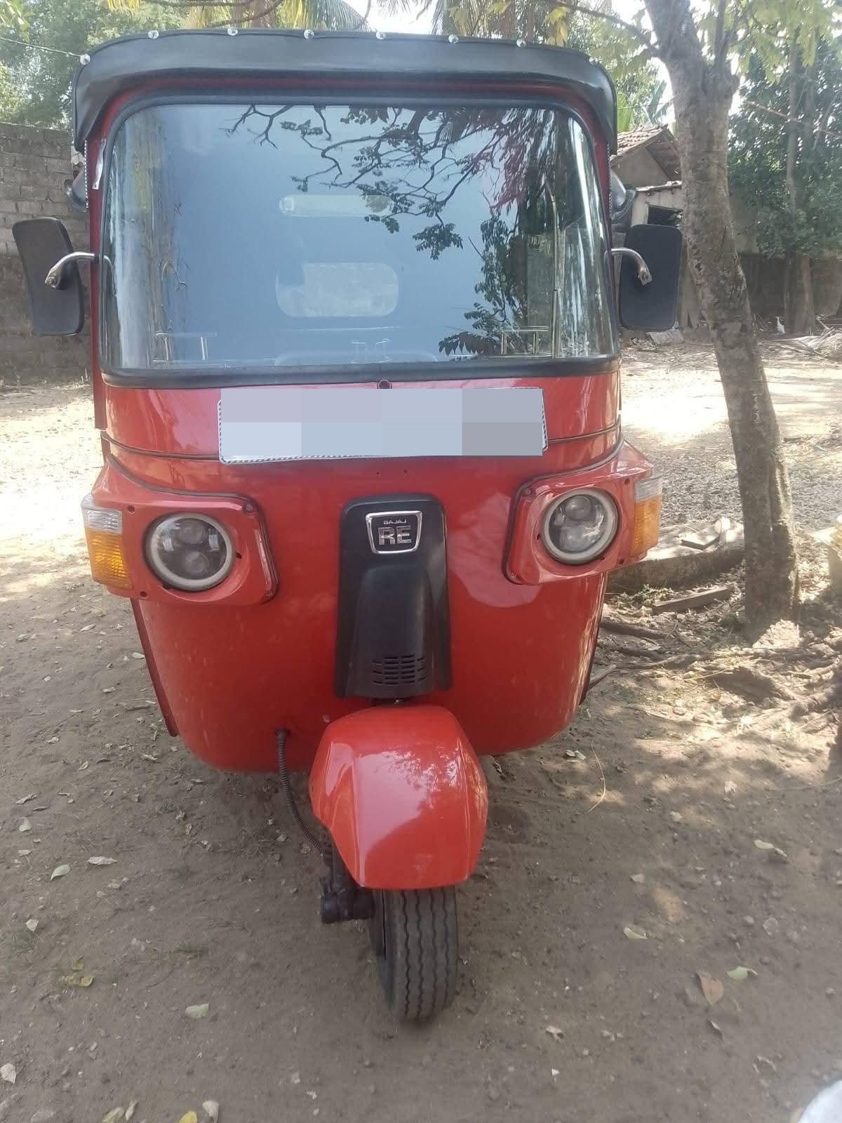 Bajaj Three Wheel 2013