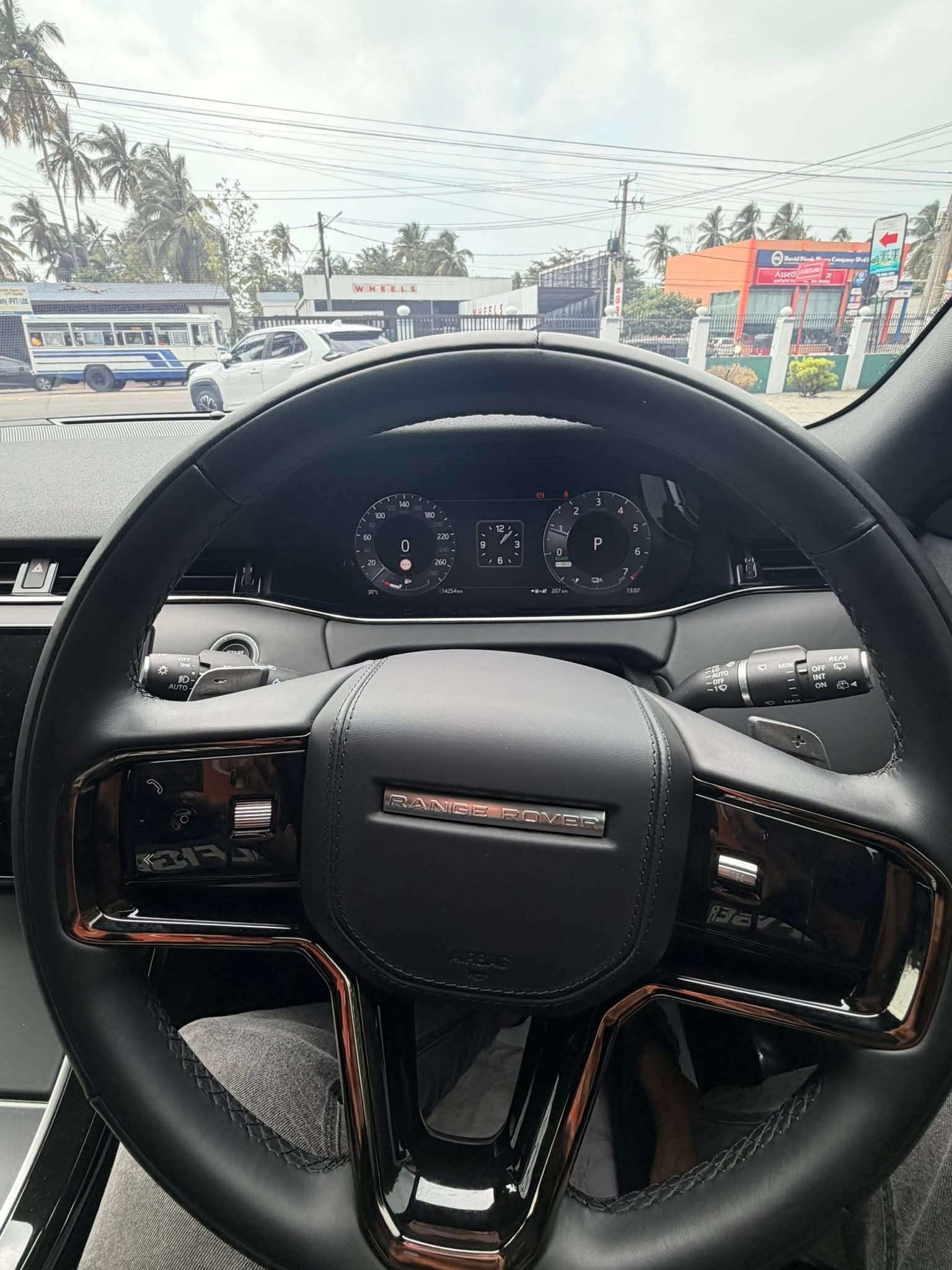 Land Rover Range Rover 2024 - சான்றளிக்கப்பட்டது SUV sale in Sri Lanka - patpat.lk