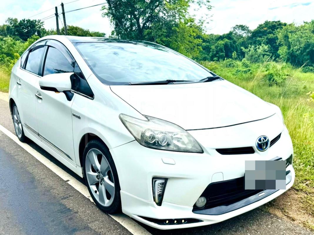 Toyota Prius 2013 - பயன்படுத்தப்பட்டது கார் sale in Sri Lanka - patpat.lk