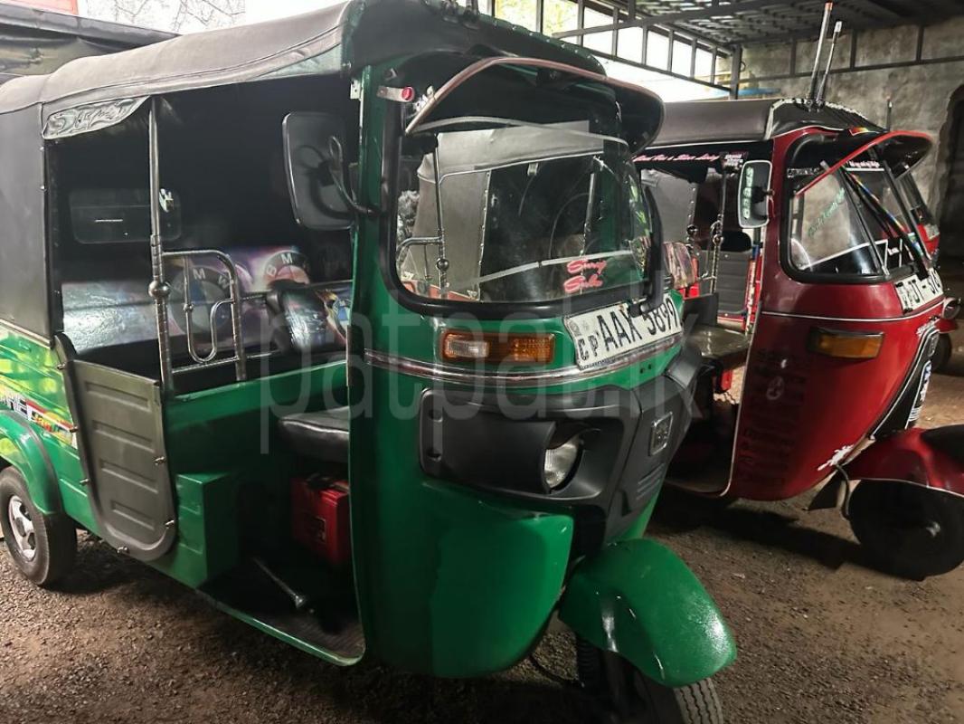Bajaj 4 stroke 2015 - பயன்படுத்தப்பட்டது முச்சக்கர வண்டி sale in Sri Lanka - patpat.lk