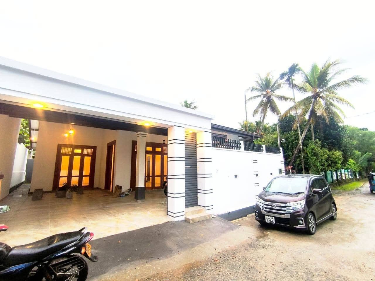 House for Sale in Athurugiriya