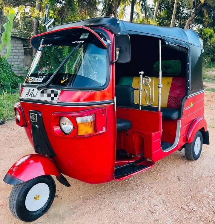Bajaj Three Wheel 2013 - Used Three wheeler sale in Sri Lanka - patpat.lk