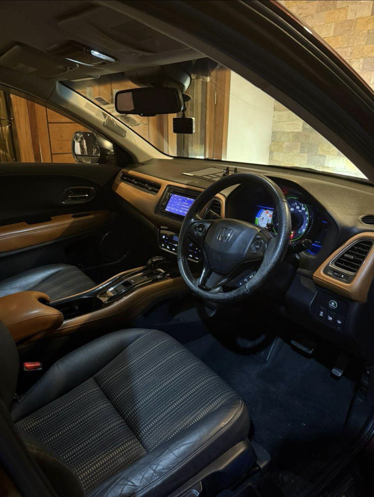 Honda Vezel 2014 - பயன்படுத்தப்பட்டது SUV sale in Sri Lanka - patpat.lk