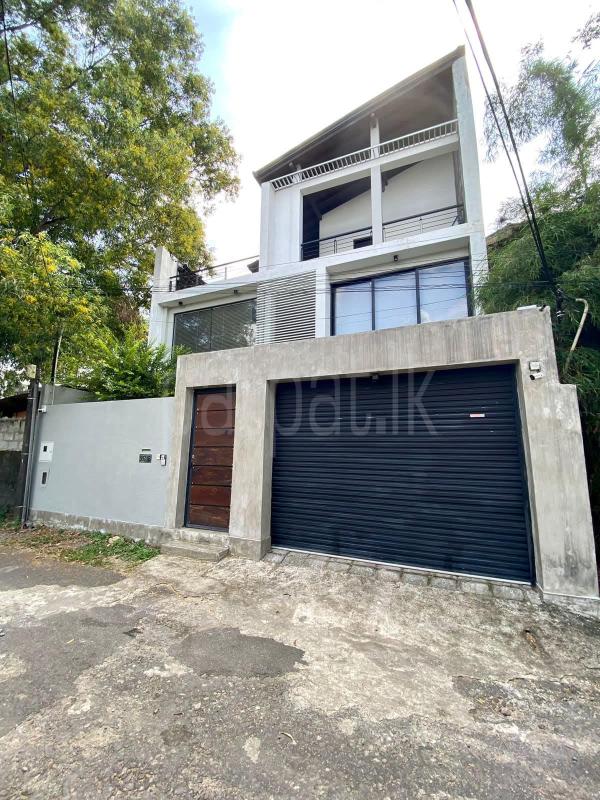 House for Sale in Battaramulla ads-image-1