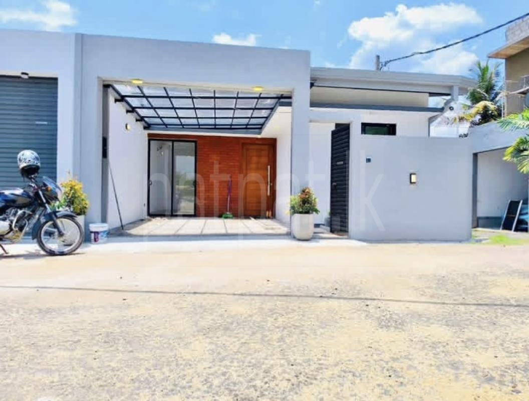 House for Sale in Athurugiriya ads-image-1