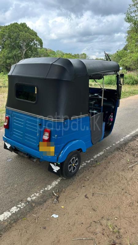 Bajaj Three Wheel 2015 - භාවිතා කරන ලද ත්‍රිරෝද රථය sale in Sri Lanka - patpat.lk