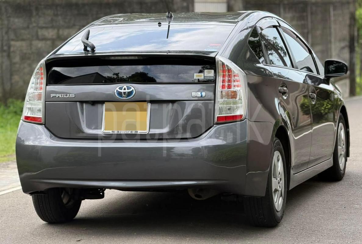 Toyota Prius 2011 - பயன்படுத்தப்பட்டது கார் sale in Sri Lanka - patpat.lk