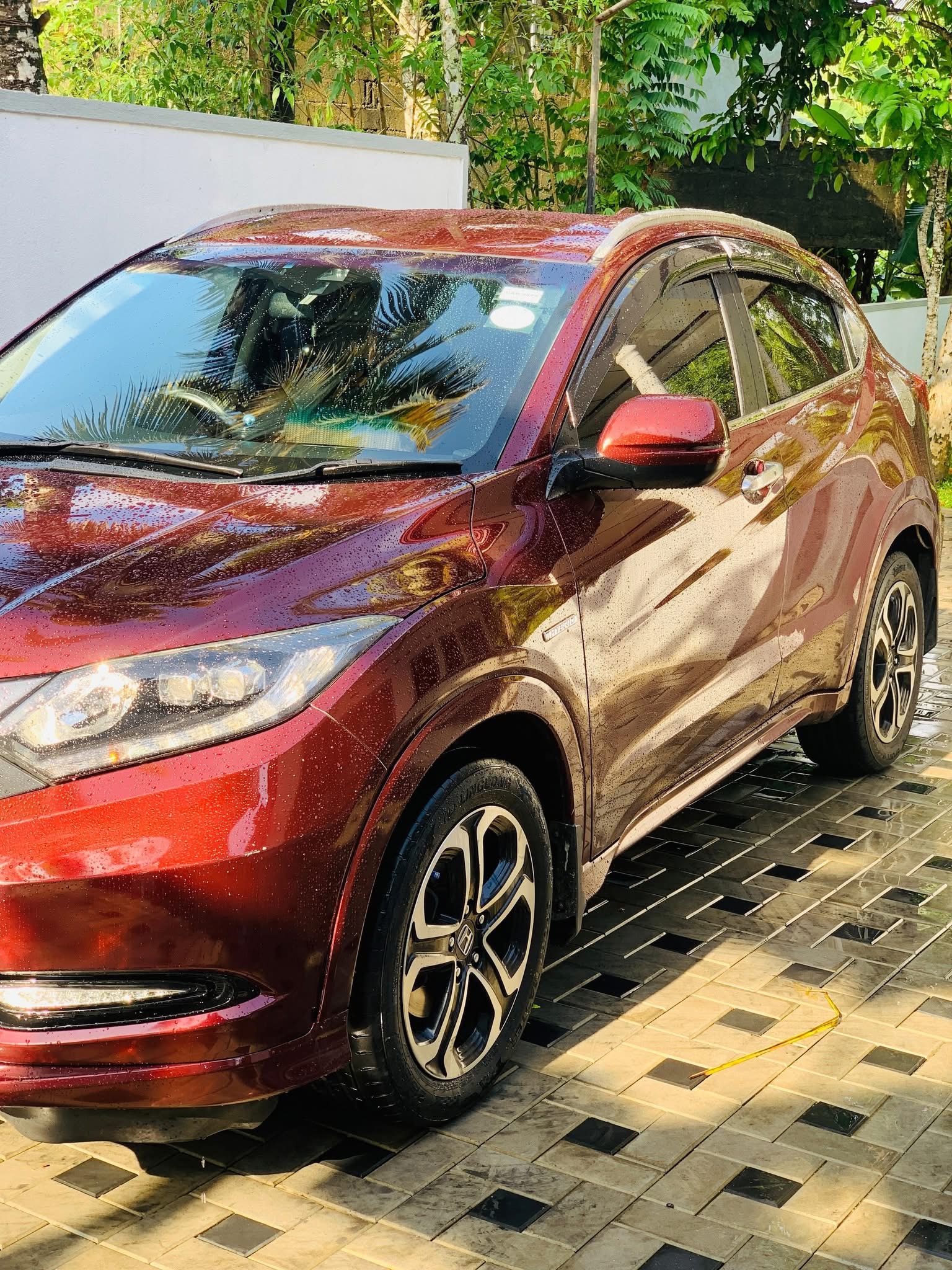 Honda Vezel 2014 - பயன்படுத்தப்பட்டது SUV sale in Sri Lanka - patpat.lk