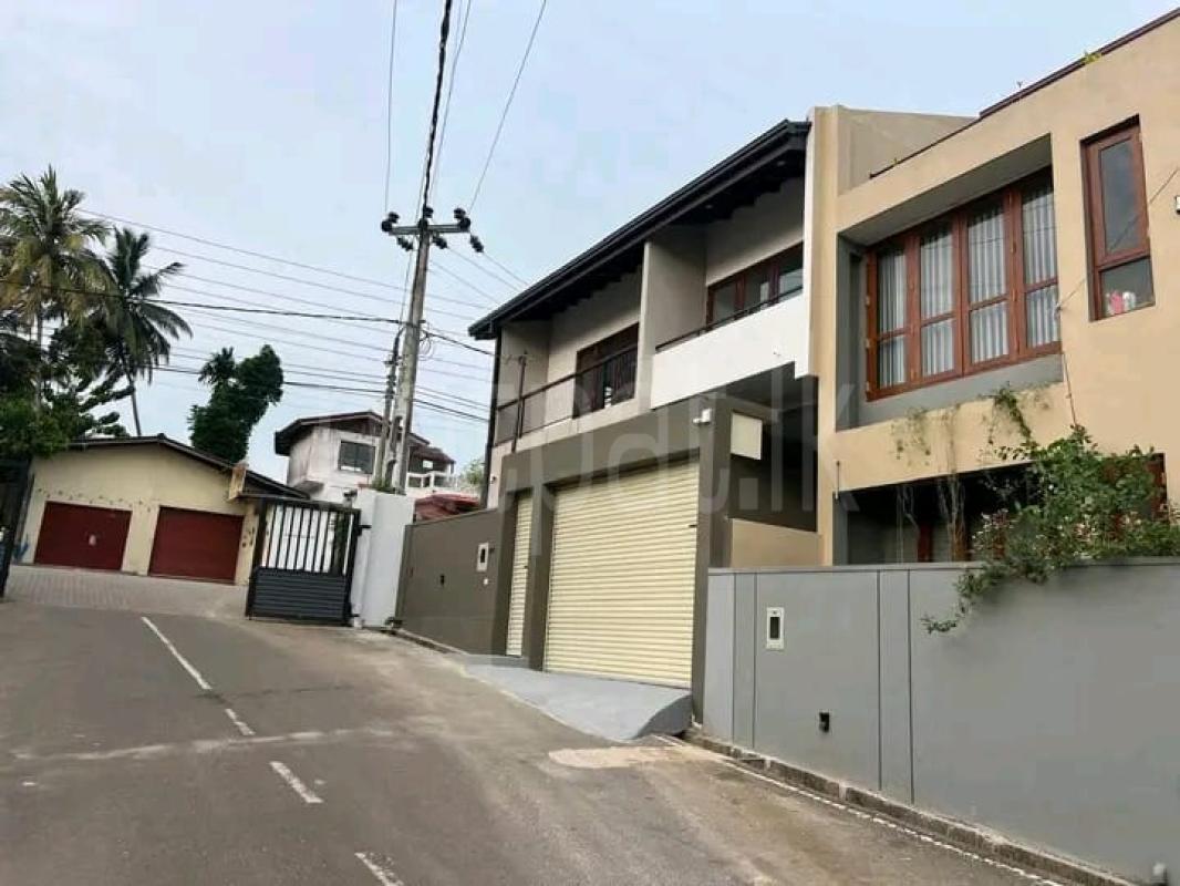 Advertisement image 1