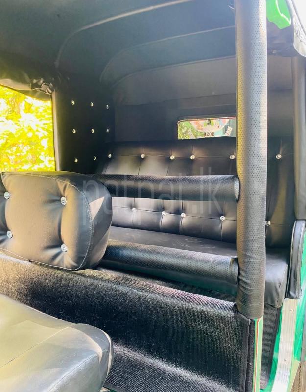 Bajaj Three Wheel 2015 - භාවිතා කරන ලද ත්‍රිරෝද රථය sale in Sri Lanka - patpat.lk