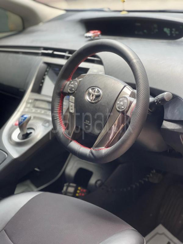 Toyota Prius 2013 - பயன்படுத்தப்பட்டது கார் sale in Sri Lanka - patpat.lk