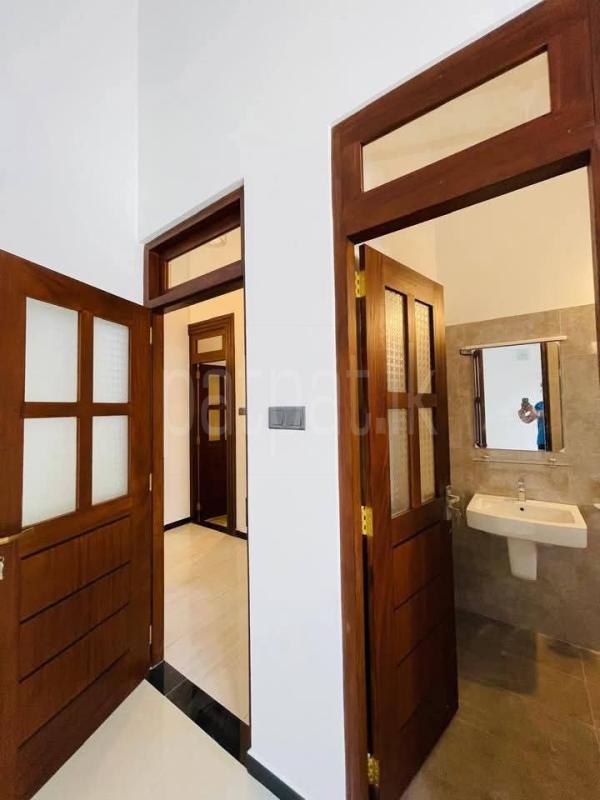 House for Sale in Athurugiriya